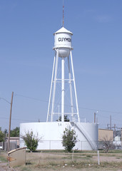 Guymon water tower 2008 10 02_1870