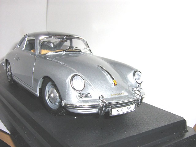 Porsche 365b. Porsche 365B Coupe - Silver. Bburago 1/24 Scale .