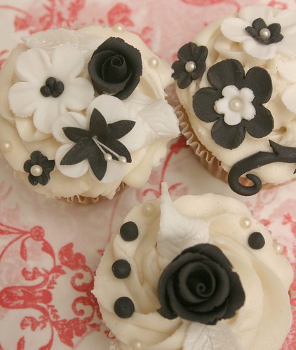 Black and White Wedding Cupcake Samples