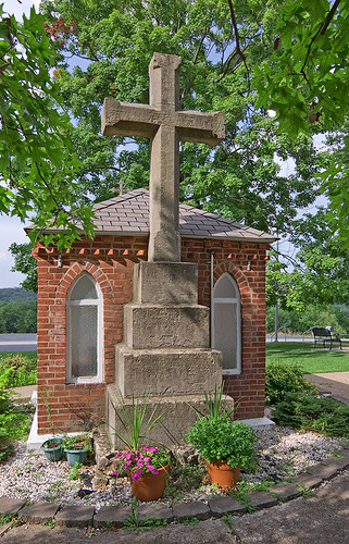 Saint John the Baptist Roman Catholic Church, in Villa Ridge (Gildehaus), Missouri, USA - outdoor cross