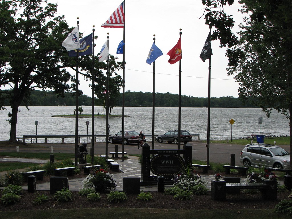 War memorial, Rice Lake, Wisconsin