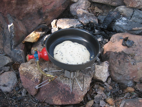 2008-06-01_06_cooking_pancakes_on_the_new_pan