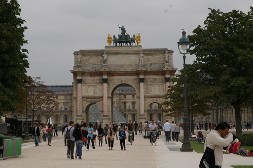 羅浮宮前的小凱旋門