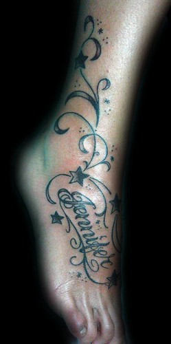 Tatuaje nombre y estrellas Pupa tattoo Granada