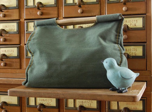 Knitting bag with blue bird