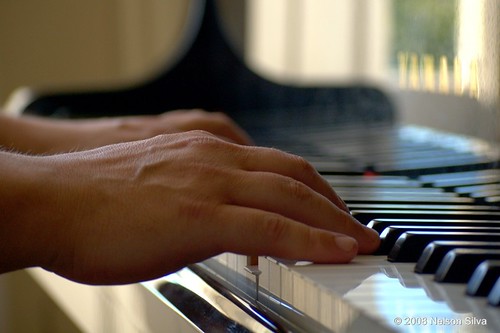 Tracking the sounds of pianist hands (Alberto Miranda @ Clube Literário do Porto)