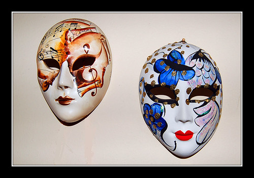 Capilla Serrana · Pequeñas máscaras venecianas 