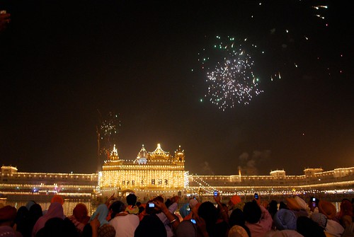 amritsar golden temple diwali. Diwali at The Golden Temple,