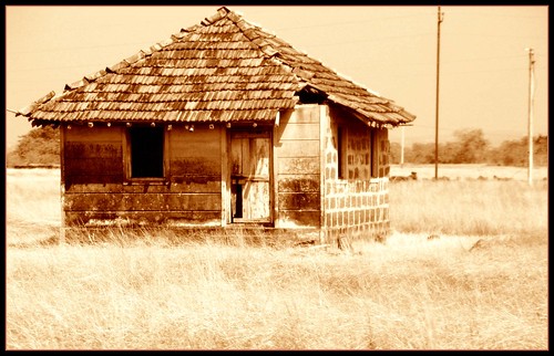 Small hut on our road from Ratnagiri to Pawas