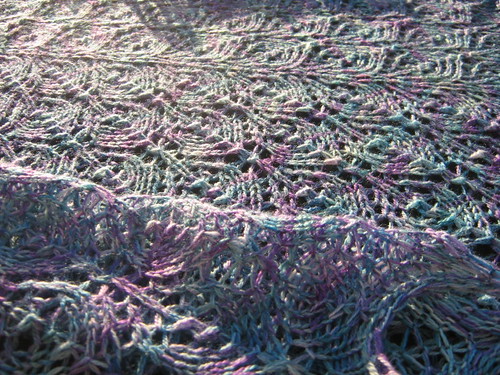 flowerbasket shawl FO may 08 018