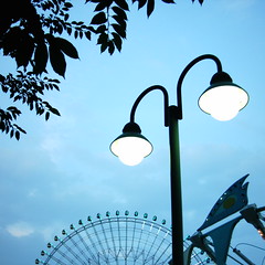 【写真】ミニデジで撮影したよこはまコスモワールド沿いの街灯