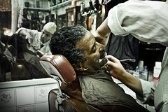 Marrakech: El barbero de Jamaa el Fna / The barber of Jamaa el Fna