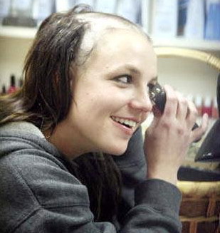 Britney Spears afeitada