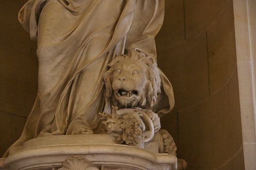 凡爾塞宮內部16 - 好笑的獅子