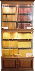 Cabinet No. 4/12 Pāḷi Tipiṭaka in Thai script in various editions