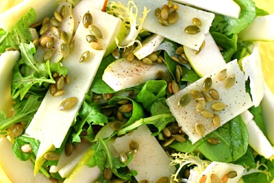spicy green salad with manchego and pears