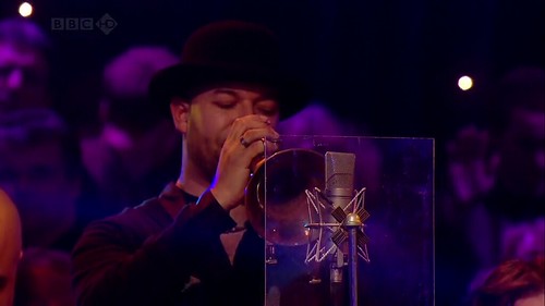 Jools' Annual Hootenanny 2008 (31st December 2008) [HDTV 720p (x264)] preview 1