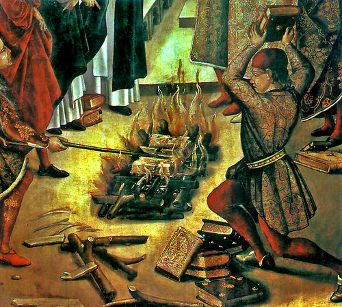 Book Burning - Quema de Libros - St Dominic and the Albigenses, by derechoaleer. Licenza Creative Commons Attribution 2.0-en
