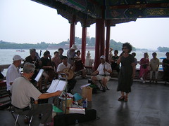 Cantando en Pekín.