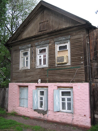 Dom s Koshkoy ©  Grigory Gusev