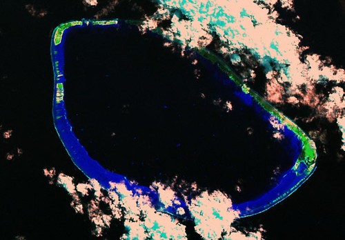 Hikueru Atoll - Landsat Image S-07-15_2000 (1-70,000)