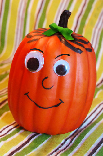 googly eye pumpkin