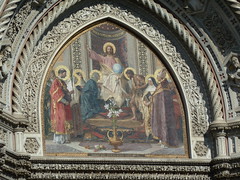 Il Duomo facade tympanum detail