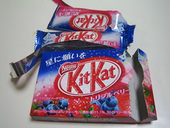 KitKat Triple Berry