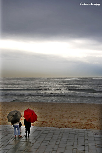 Surfers & paraigües