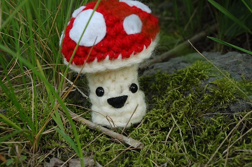 Happy little mushroom. Kawaii desu ne!