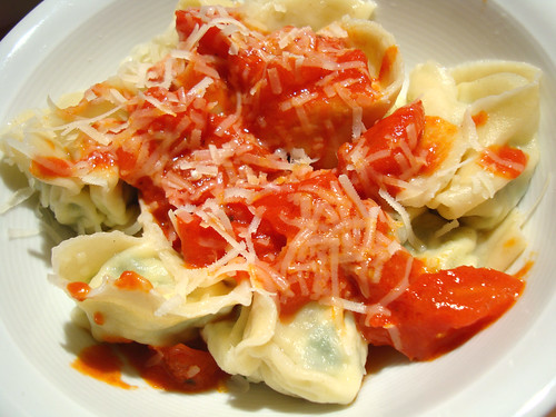 Tortelloni with tomato and butter sauce