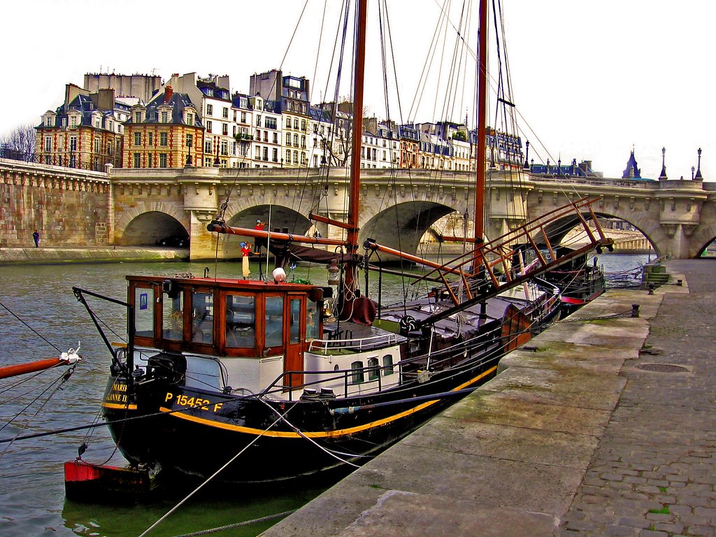 Boat along the Seine