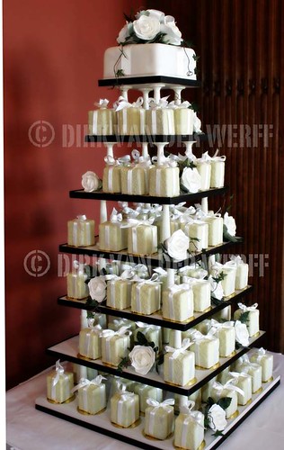 2 tier square wedding cake designs