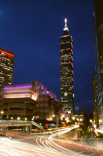 Taipei 101 車軌