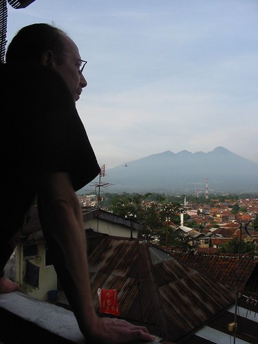 Zicht van op ons terras in Bogor