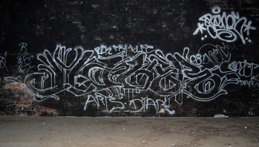 DAZER Graffiti Outline in Oakland California. 