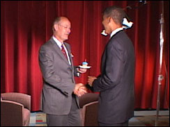 Barack Obama gives Harry Smith a birthday cupcake