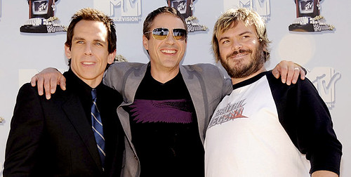 Robert Downey Jr., Jack Black y Ben Stiller abrazados