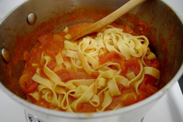 pasta in tomato-butter sauce
