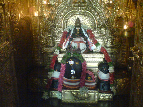 sripuram golden temple images. sripuram golden temple km