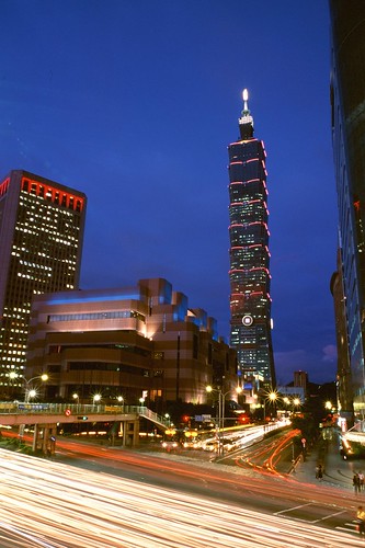 Taipei 101 車軌