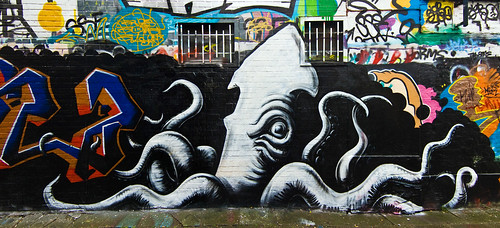 squid graffiti