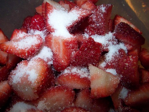 making strawberry syrup