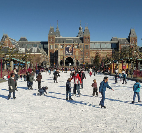 Ice skating in the heart of Amsterdam por B℮n.