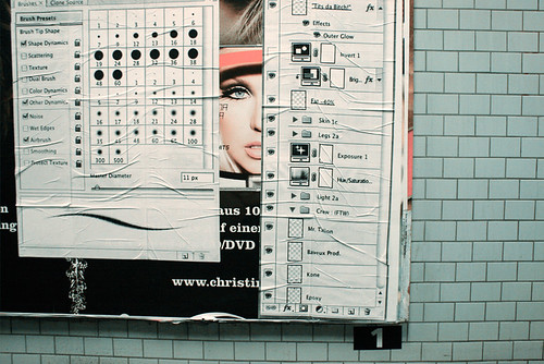 Street Art Berlin (&quot;don't forget...&quot;)