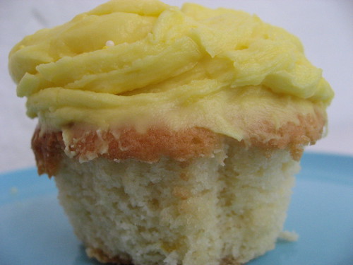 06-03 lemon cupcake