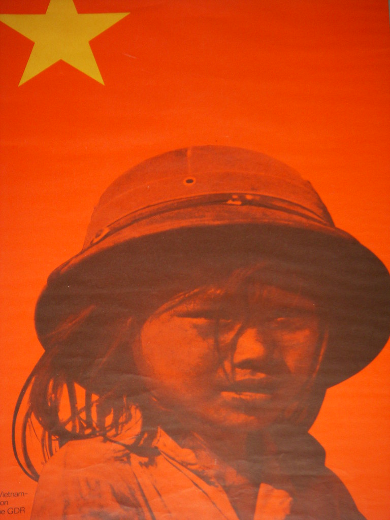 bandera vietnam con ninya