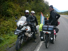 Johanes y Charmaine en moto por todo el mundo