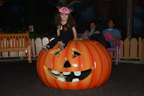 Disneyland Halloween 08