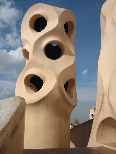 080520. the best roof of all. la pedrera.